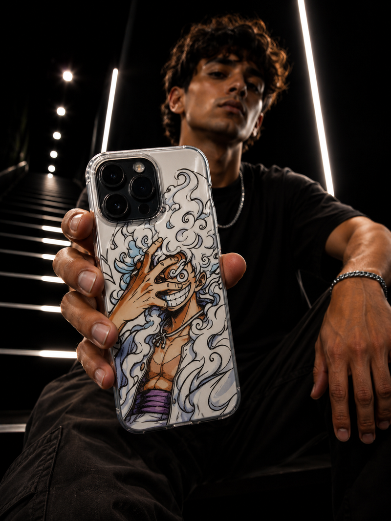 Visuel de la marque Yonkotsu : une coque manga en relief présentée en situation
